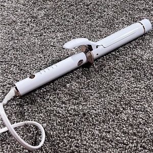 T3 curling iron